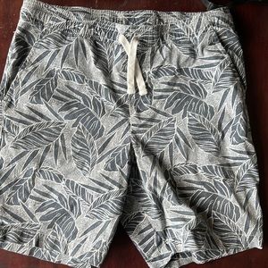 Blue and white flower cargo shorts